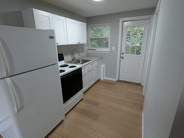 1113 Portland Cobalt Rd #8 — Photo 5