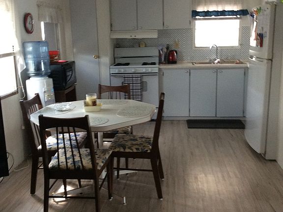 3rd image of 256 Lyndol St