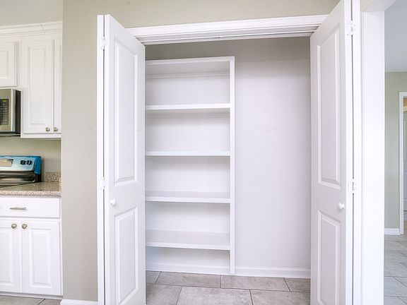 4th image of 2021 S Woodcrest Ave