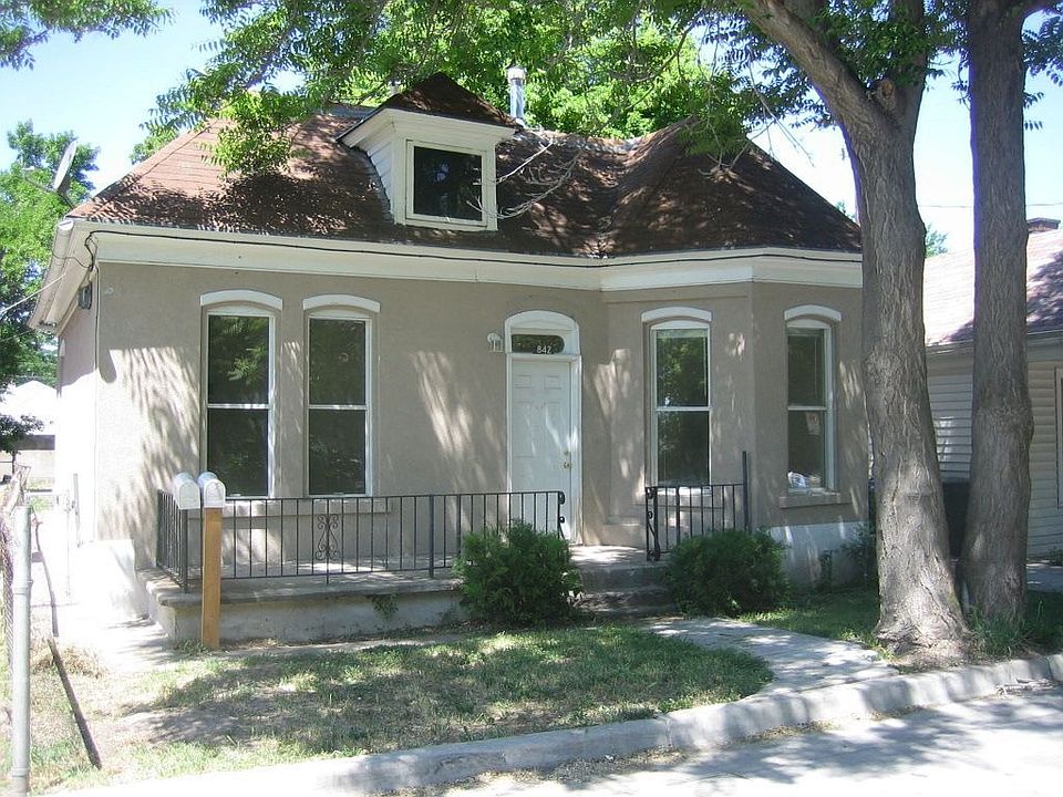 1st image of 842 S Lake St