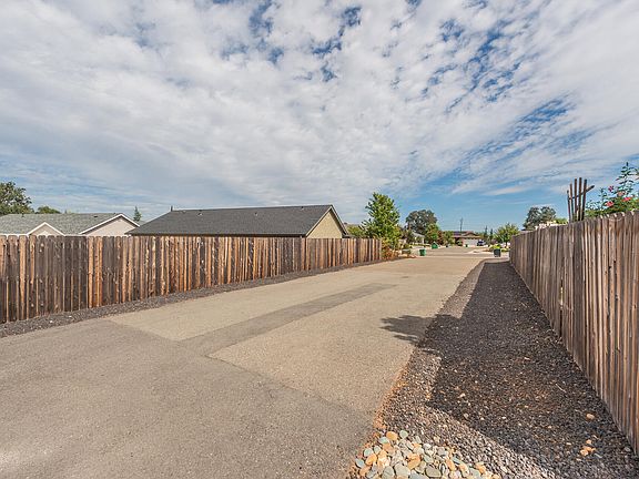 3rd image of 20297 Ballentine Dr