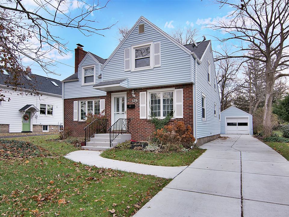 1st image of 126 Los Robles St