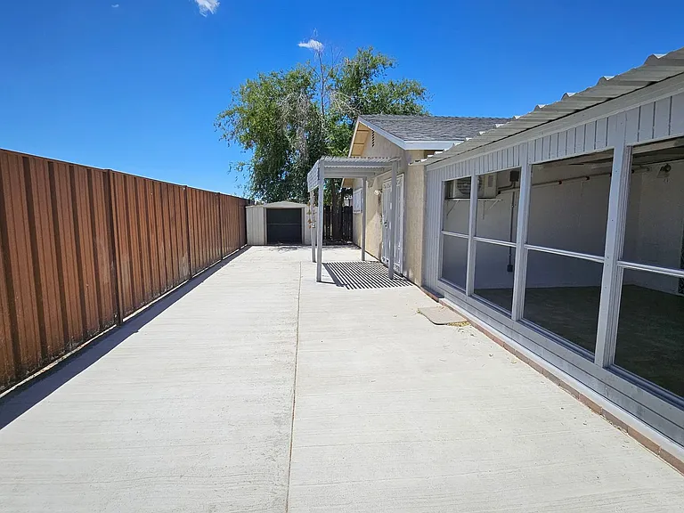 21398 Baldwin Ln — Photo 21