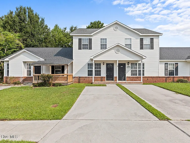 1095 W Pueblo Dr — Photo 1