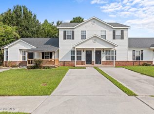 1095 W Pueblo Dr, Jacksonville, NC 28546