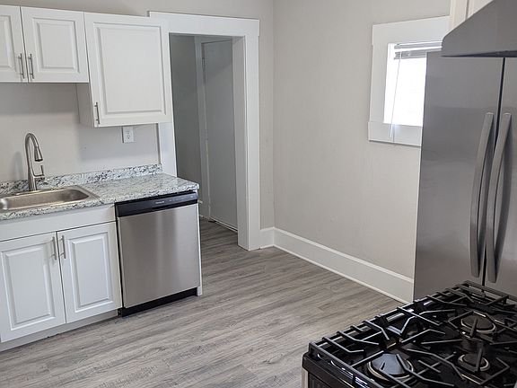 3rd image of 625 Arbor Ave