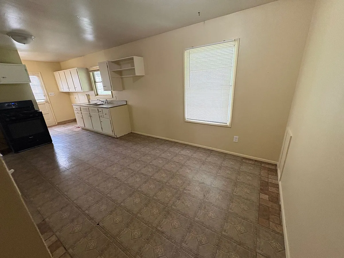 Building Photo - 4080 Goldenrod Ct