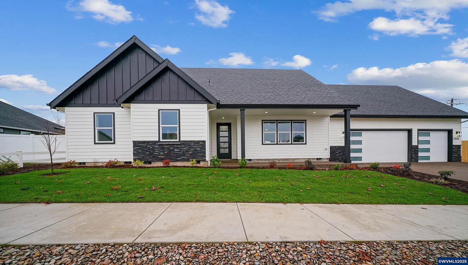 2520 Riverstone Loop photo 1