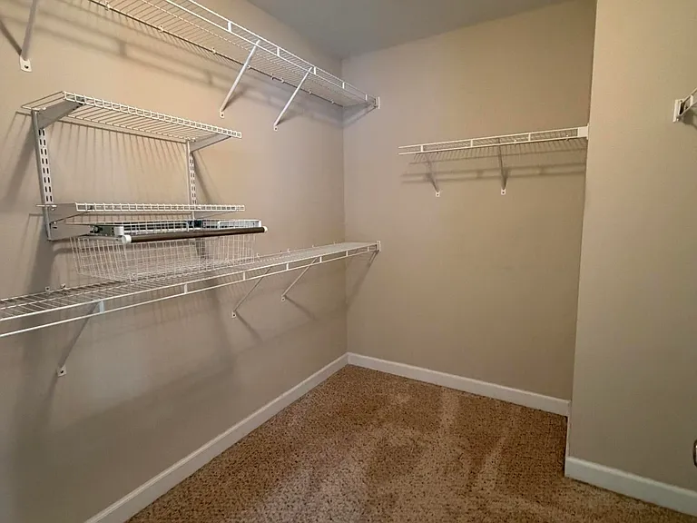 2125 Cove Ct — Photo 9