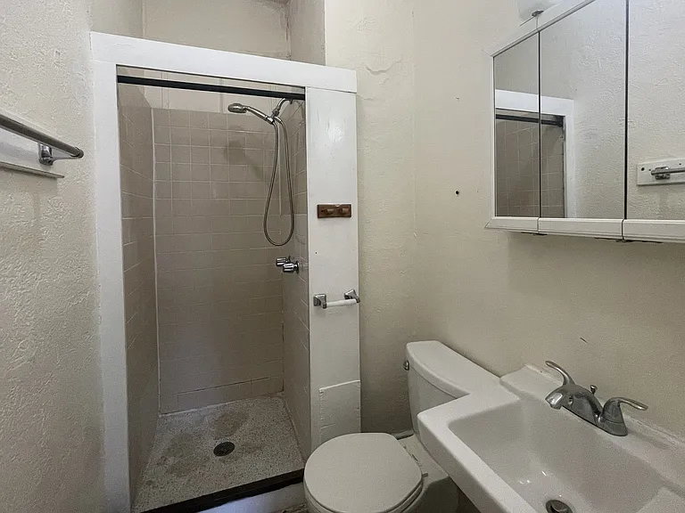 42 Anderson St #6 — Photo 3