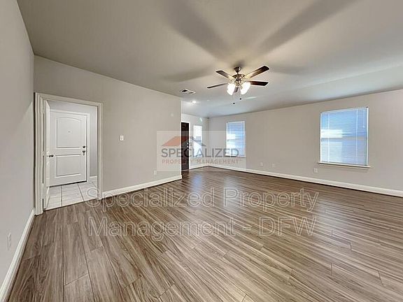 3rd image of 1425 Warringwood Dr