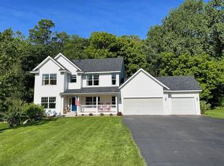 534 Gilbert Rd, Hudson, WI 54016