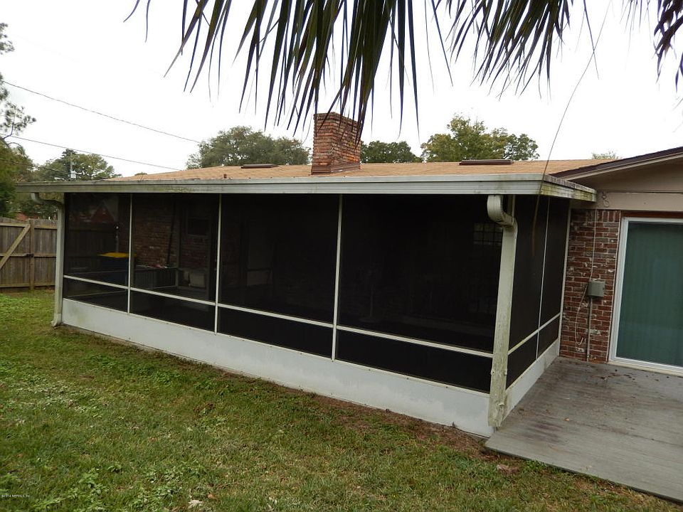 1st image of 7942 Valleyview Dr