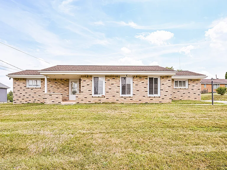 151 Edwin Dr — Photo 1