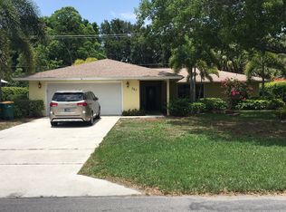 387 Huntington Dr, Naples, FL 34109