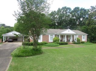 146 Highland Dr, Greenwood, SC 29649