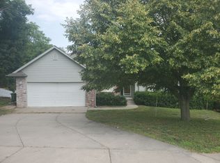 201 Hillcrest Ave, Bellevue, NE 68005