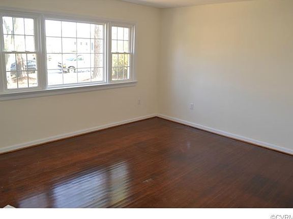 5th image of 208 Gawain Dr