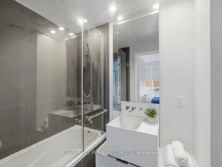 1 Bloor St E #313 — Photo 21