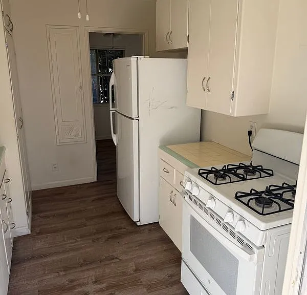 3477 Carmona Ave — Photo 5