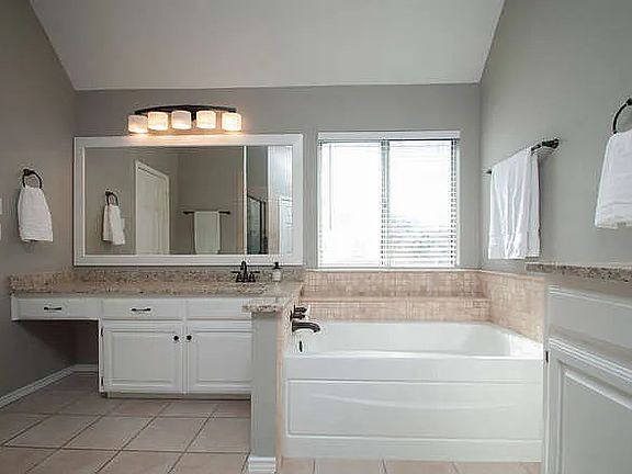 2nd image of 905 Creekmont Dr