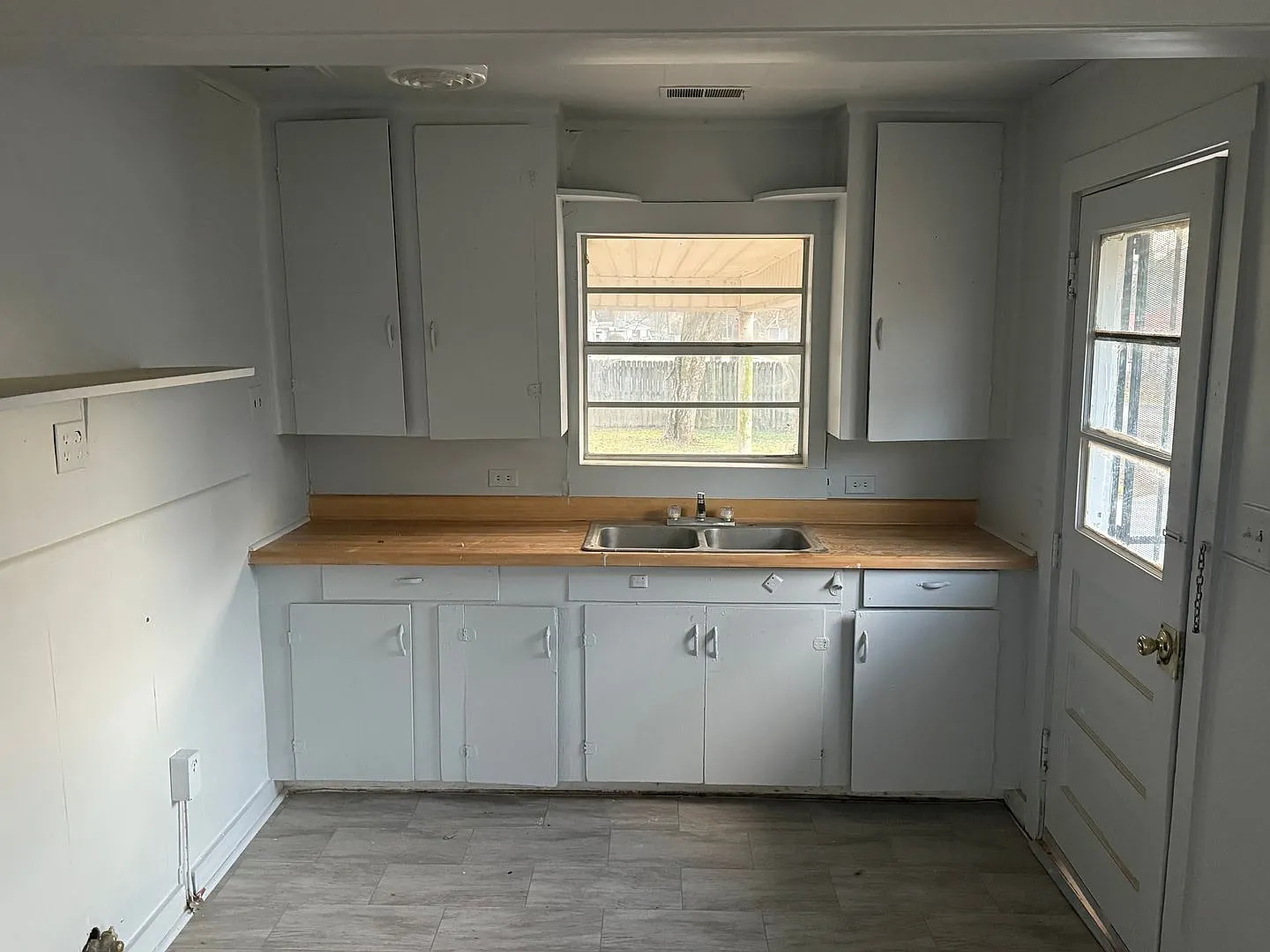 3 BR 1 BA Available Now — Photo 2