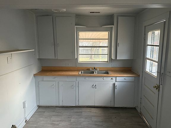 2nd image of 328 N 7th St