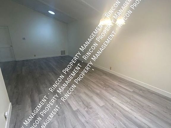 4th image of 5549 Stanford St
