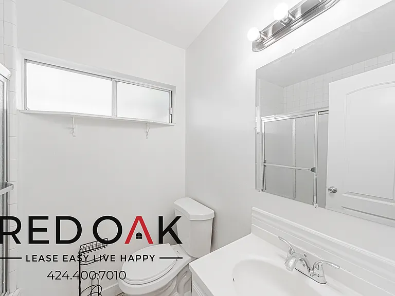 8720 Owensmouth Ave #9 — Photo 12