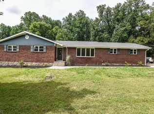 10 Cowie Rd, Chester, NJ 07930