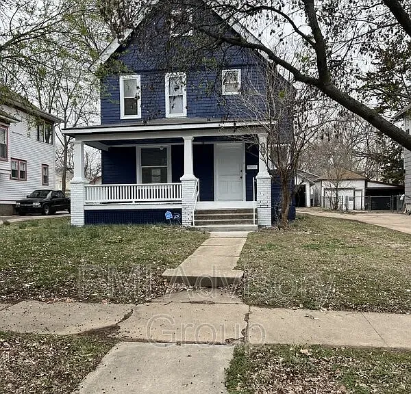 1909 SW Clay St — Photo 1