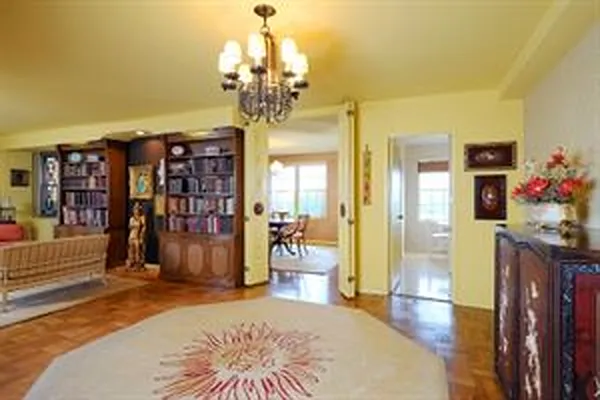 Sold by Douglas Elliman | media 24