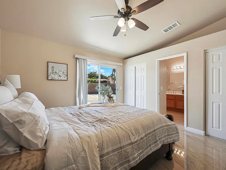 45930 Las Colinas — Photo 15