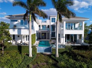 5911 W Riverside Dr, Fort Myers, FL 33919