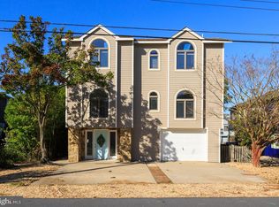 211 Bayshore Dr, Bethany Beach, DE 19930