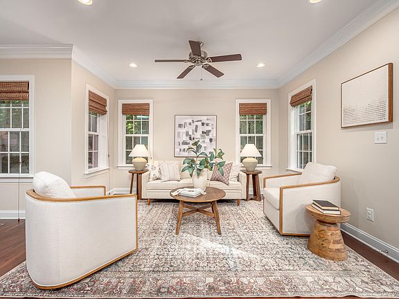 4th image of 410 Broad St