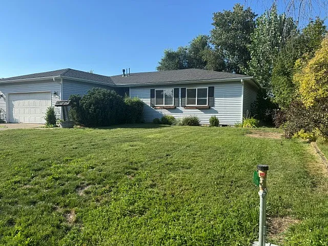 915 W. Dee Ct. - 1 — Photo 2