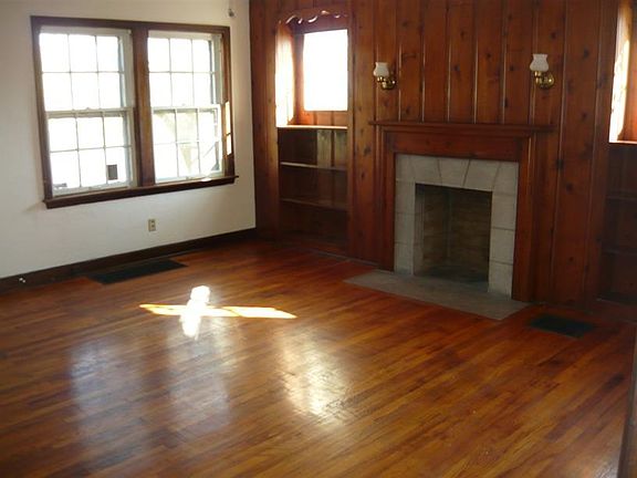 2nd image of 1587 King Ave