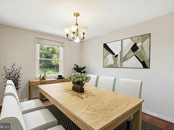 5th image of 7425 Foxleigh Way