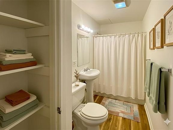5th image of 4801 Dauphine St APT B