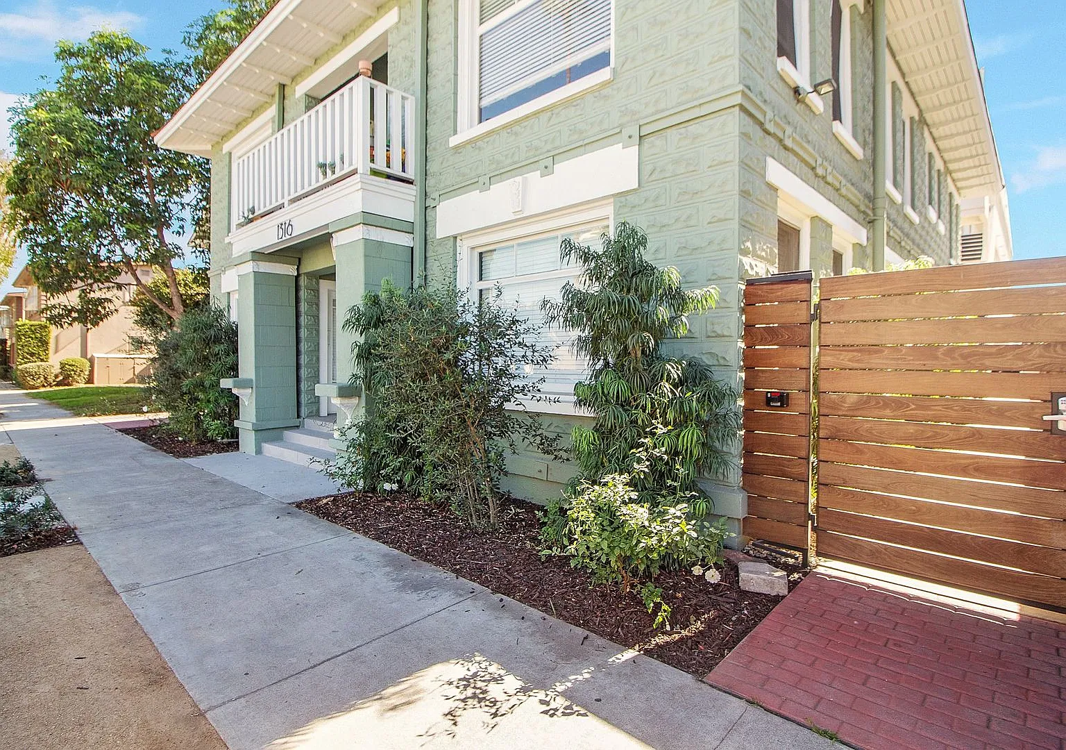 3rd Street Complex — Photo 1