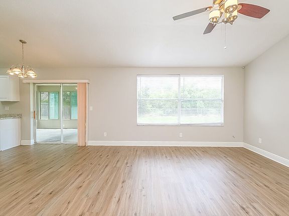 3rd image of 6402 63rd Ave E