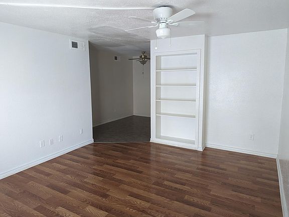 5th image of 5625 Antoine Dr #408