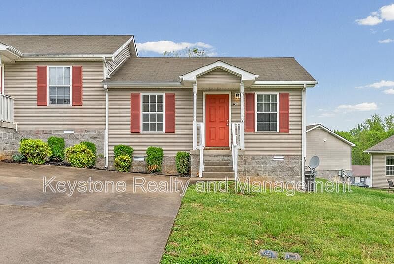 1st image of 942B Kingsbury Dr