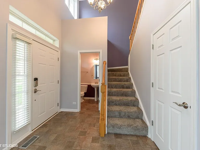2716 N Greenwood Ave — Photo 6