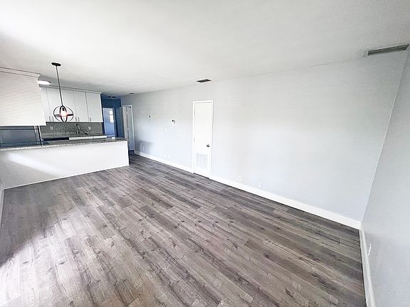 5th image of 312 NE 15th Ave #10730749