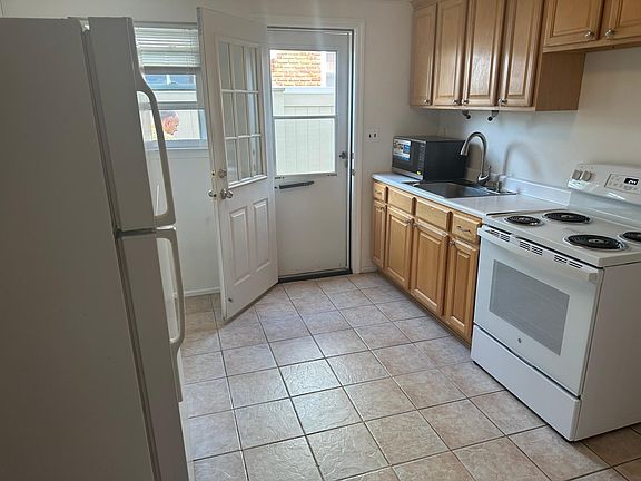 3rd image of 9 June Ave Floor 2