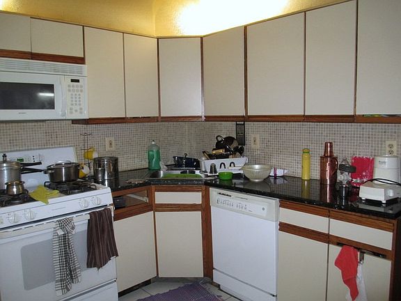 5th image of 8 Alder St #6H