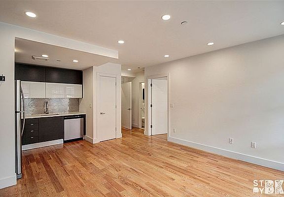 5th image of 672 Halsey St #1A
