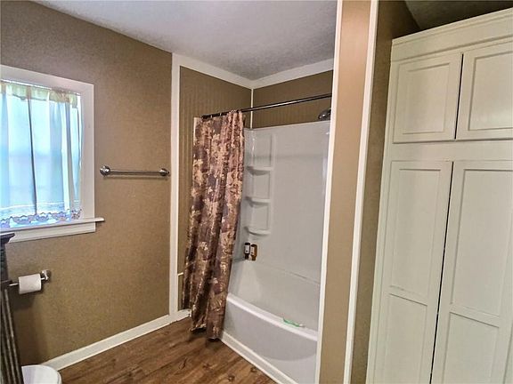 5th image of 1343 Bradley St